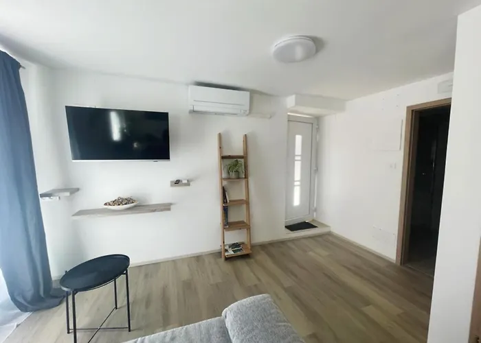Apartma Toni *